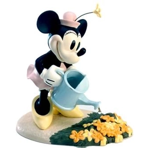 WDCC Disney Classics_Mickey Cuts Up Minnies Mouse Garden