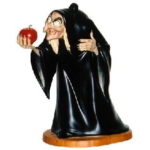 WDCC Disney Classics_Snow White Hag Take The Apple, Dearie